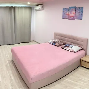 Near Metro Pozniaky Апартаменты Киев